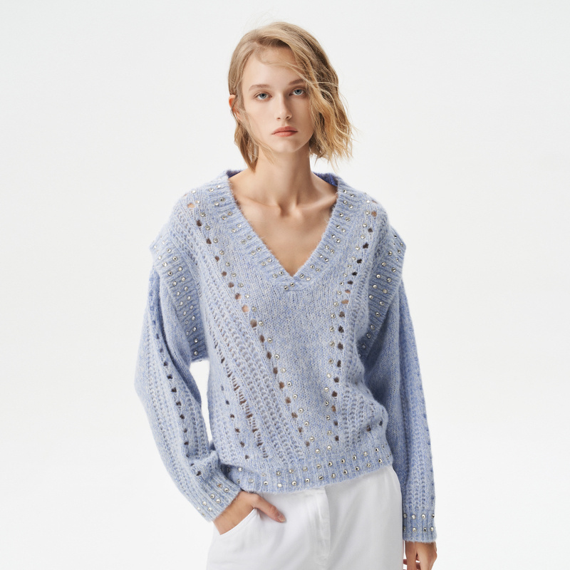 IRO Night 冬季新款法式镂空飞肩V领蓝色水钻针织毛衣
