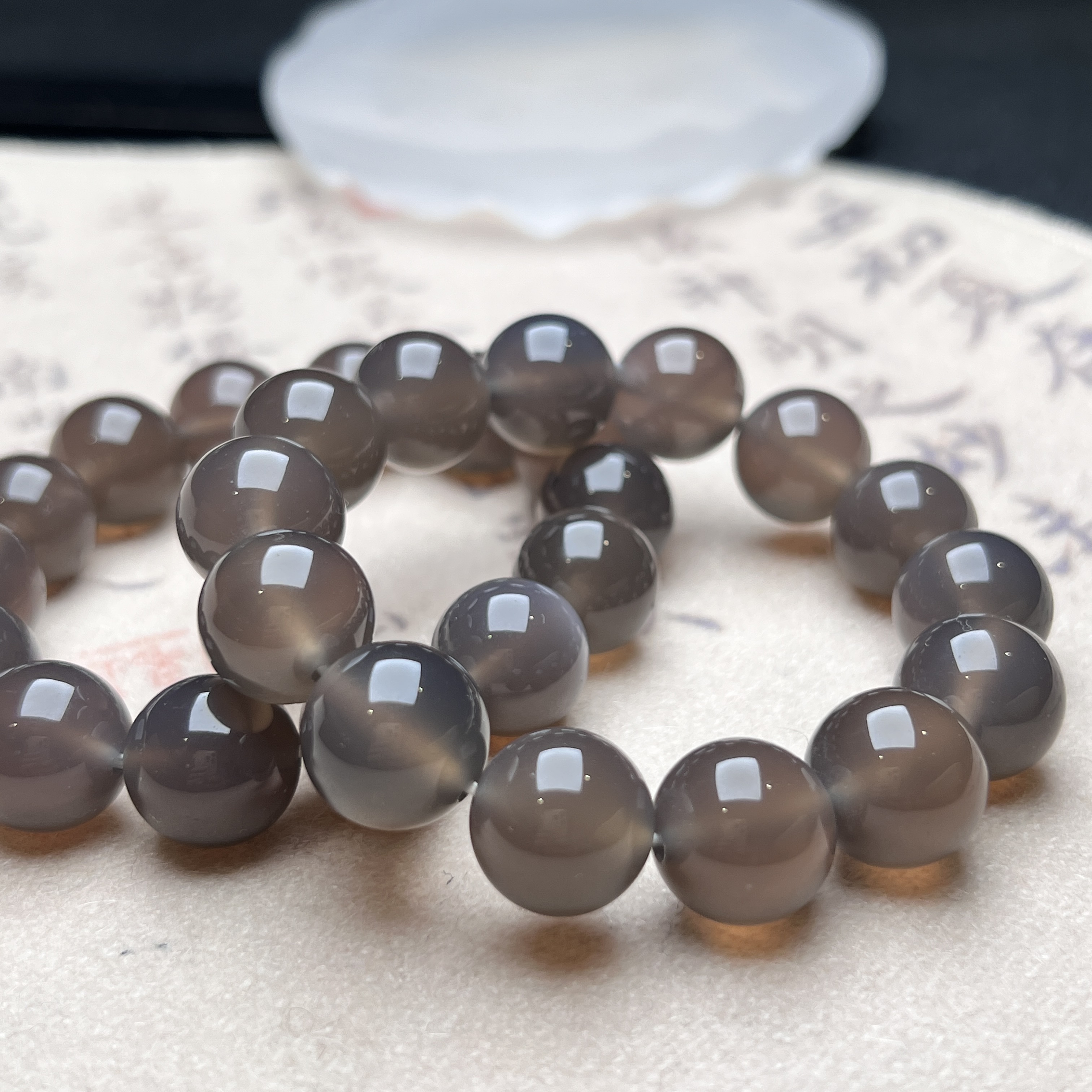 玛瑙/玉髓圆珠手串男款玉石烟灰色百搭女士首饰@多样性发只发一条