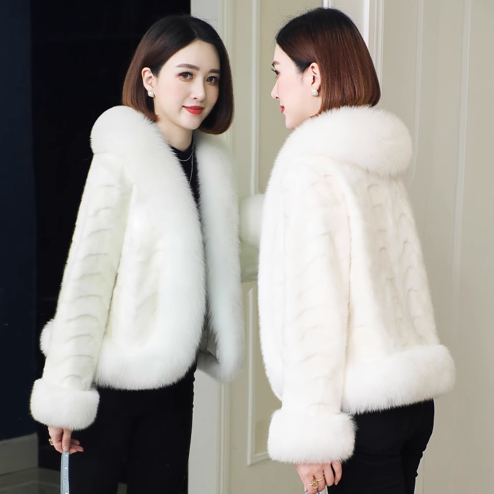 中老年妈妈真水貂外套新款短款狐狸领年轻毛大衣海宁百搭显瘦正品