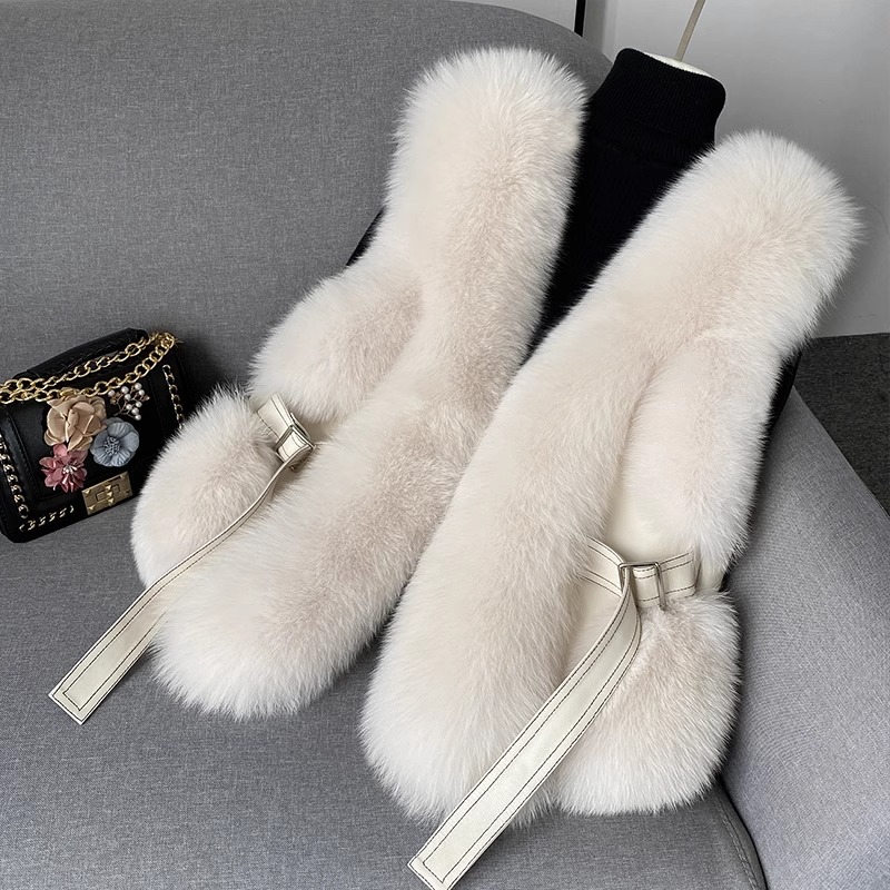 海宁2025年冬季新款韩版短款真狐狸毛皮草马甲女修身显瘦背心外套