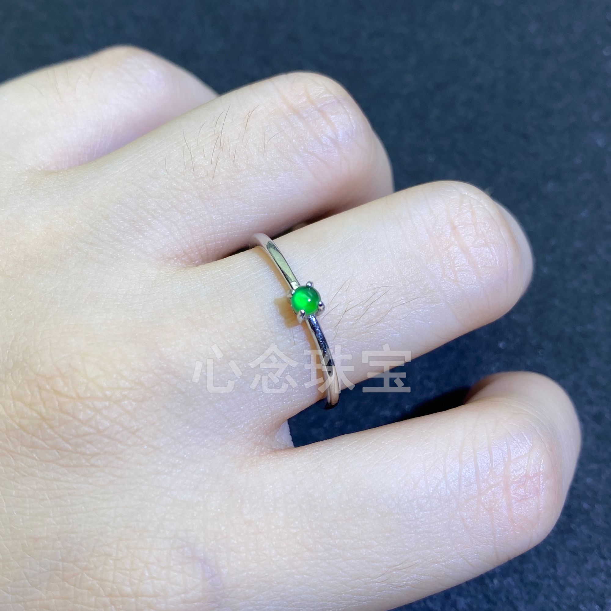 翡翠裸镶款式3x3mm戒指s925银镶嵌多样性精致时尚满色翡翠A货蛋面