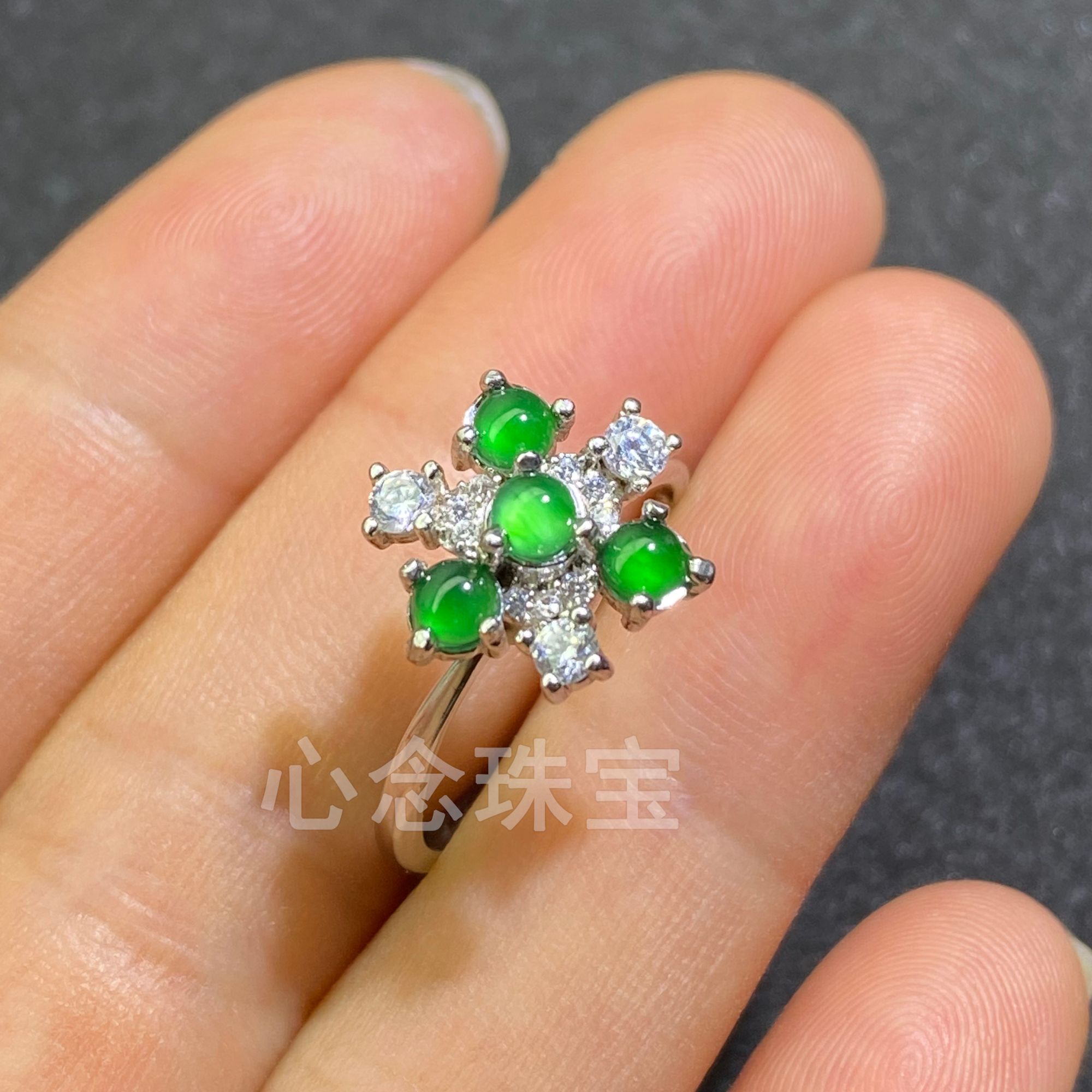 心念珠宝天然翡翠A货旋转雪花戒指多样性S925银镶满绿满气质戒指