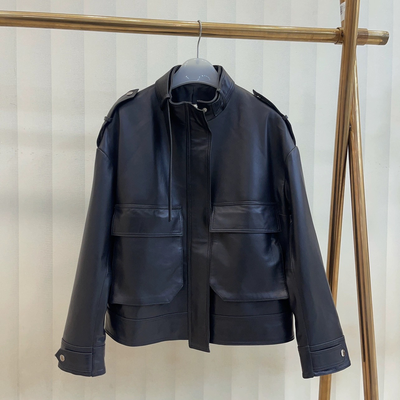 港风休闲真皮外套女春秋款立领大口袋宽松BF风大码机车皮夹克潮