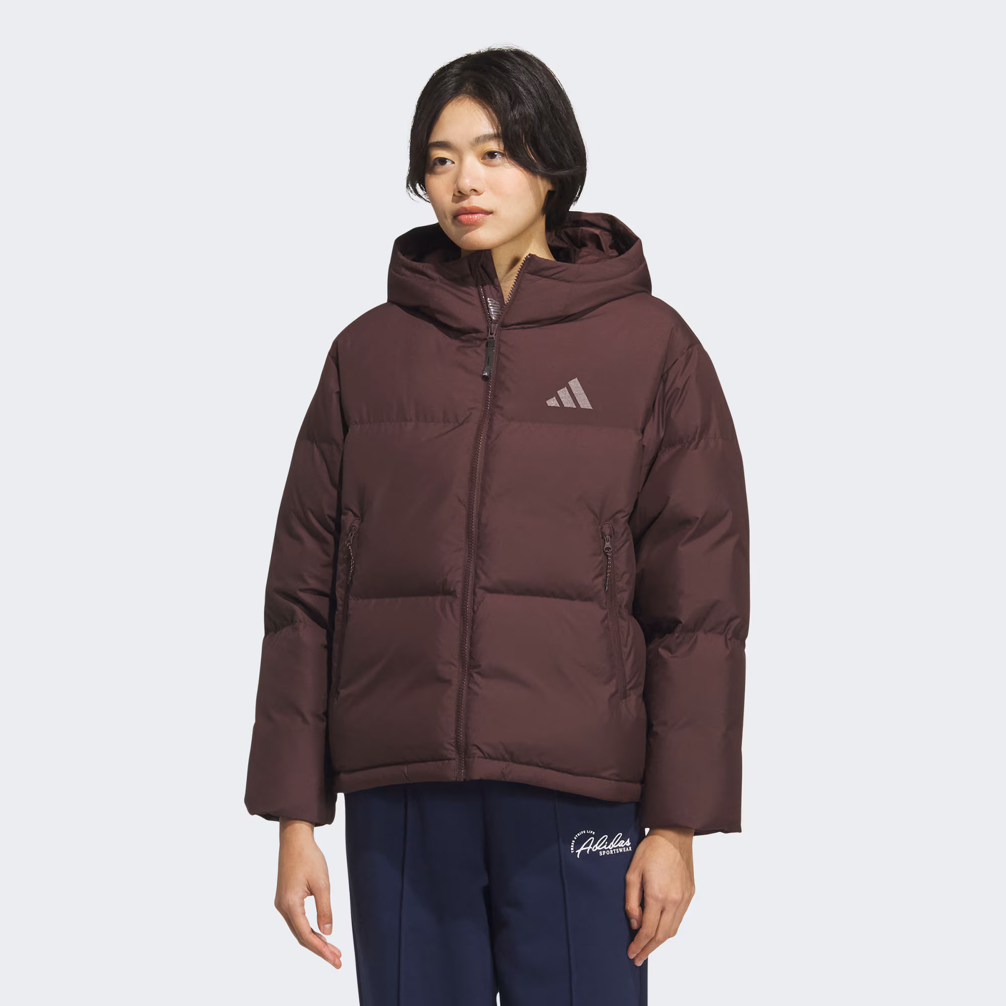 adidas/阿迪达斯女子保暖运动休闲600蓬鸭绒连帽面包羽绒服KC5948