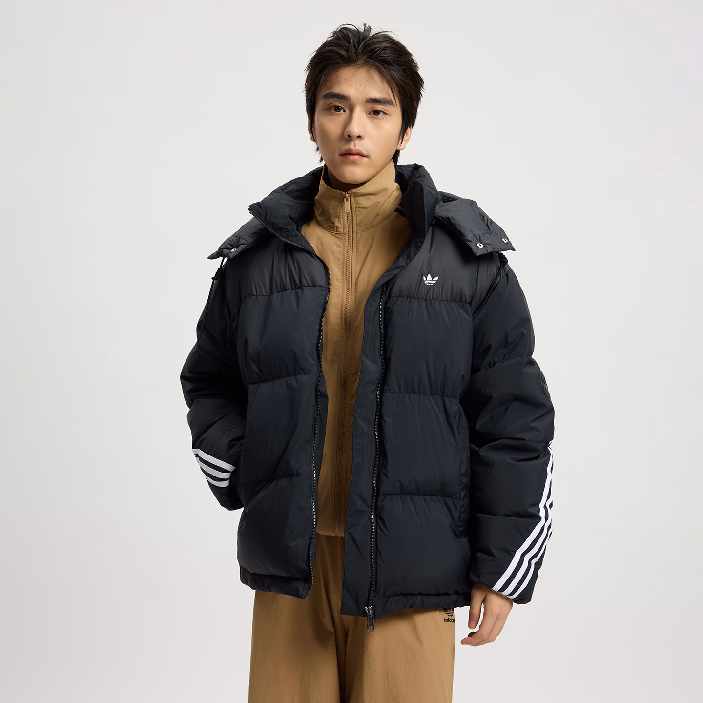 adidas/阿迪达斯三叶草保暖运动宽松鸭绒连帽面包羽绒服 KC0173