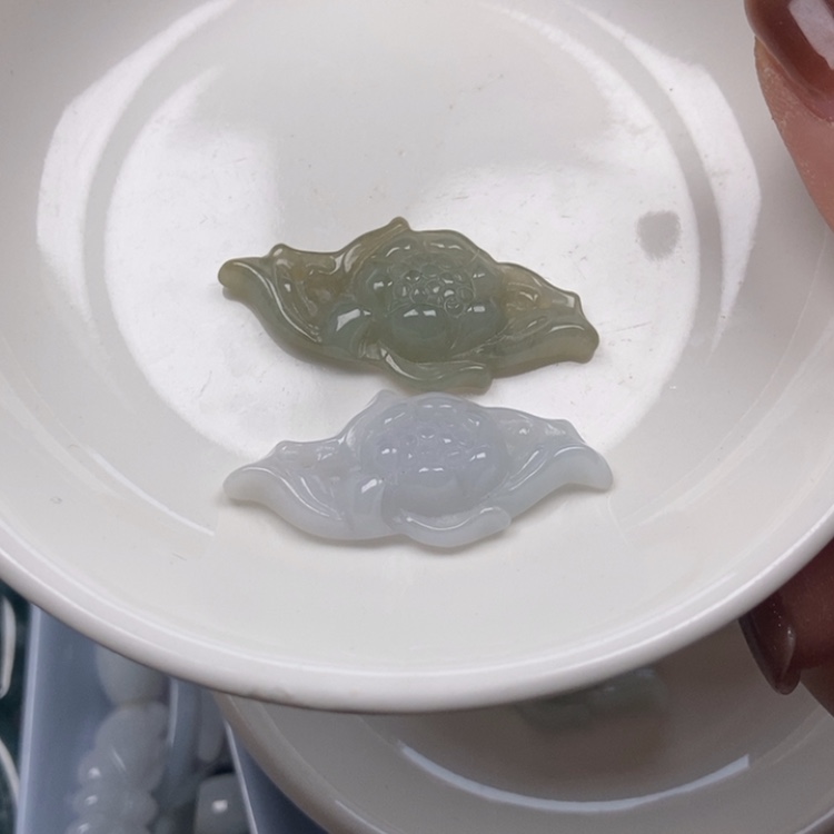 【闪购商品】翡翠挂件未镶嵌有***够