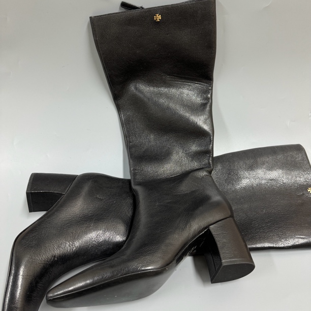 全新未使用 TORY BURCH/汤丽柏琦 尖头 粗跟 t家 3017 长靴 