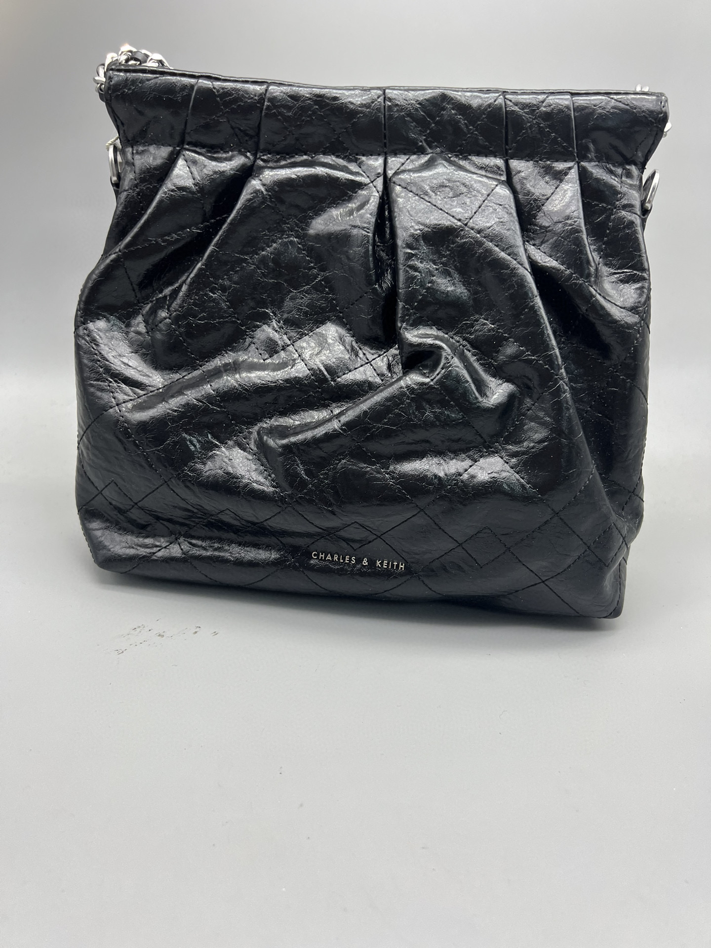 全新未使用 CHARLES & KEITH 黑色 流浪包 休闲女士