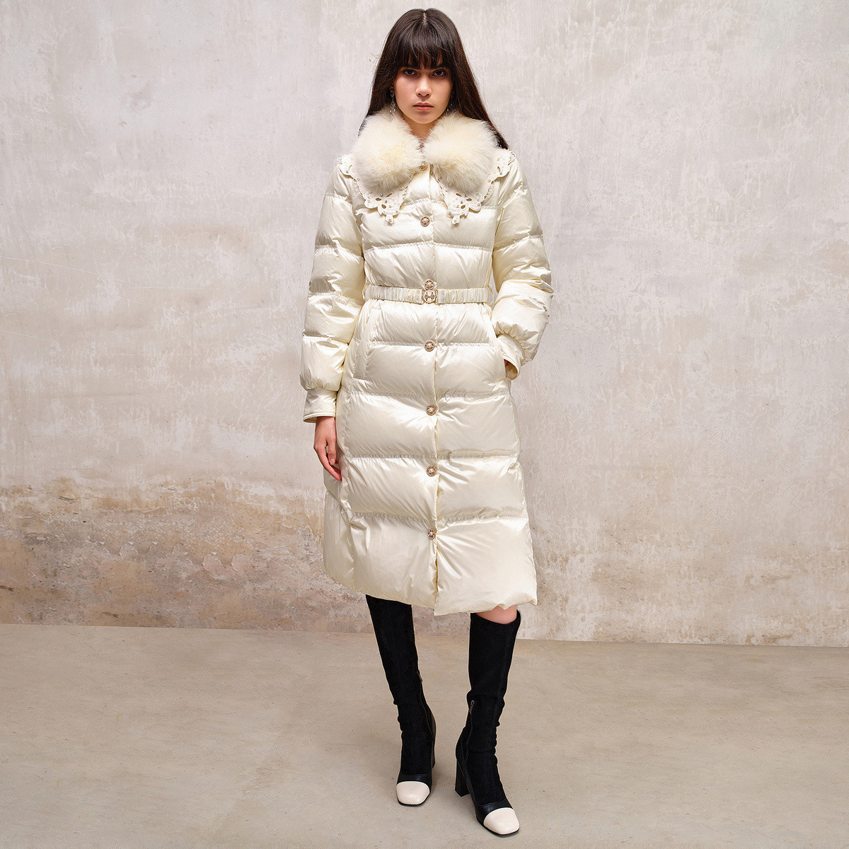 MAXRIENY玛克西妮冬季精致复古绣花羽绒服长款翻领毛绒外套