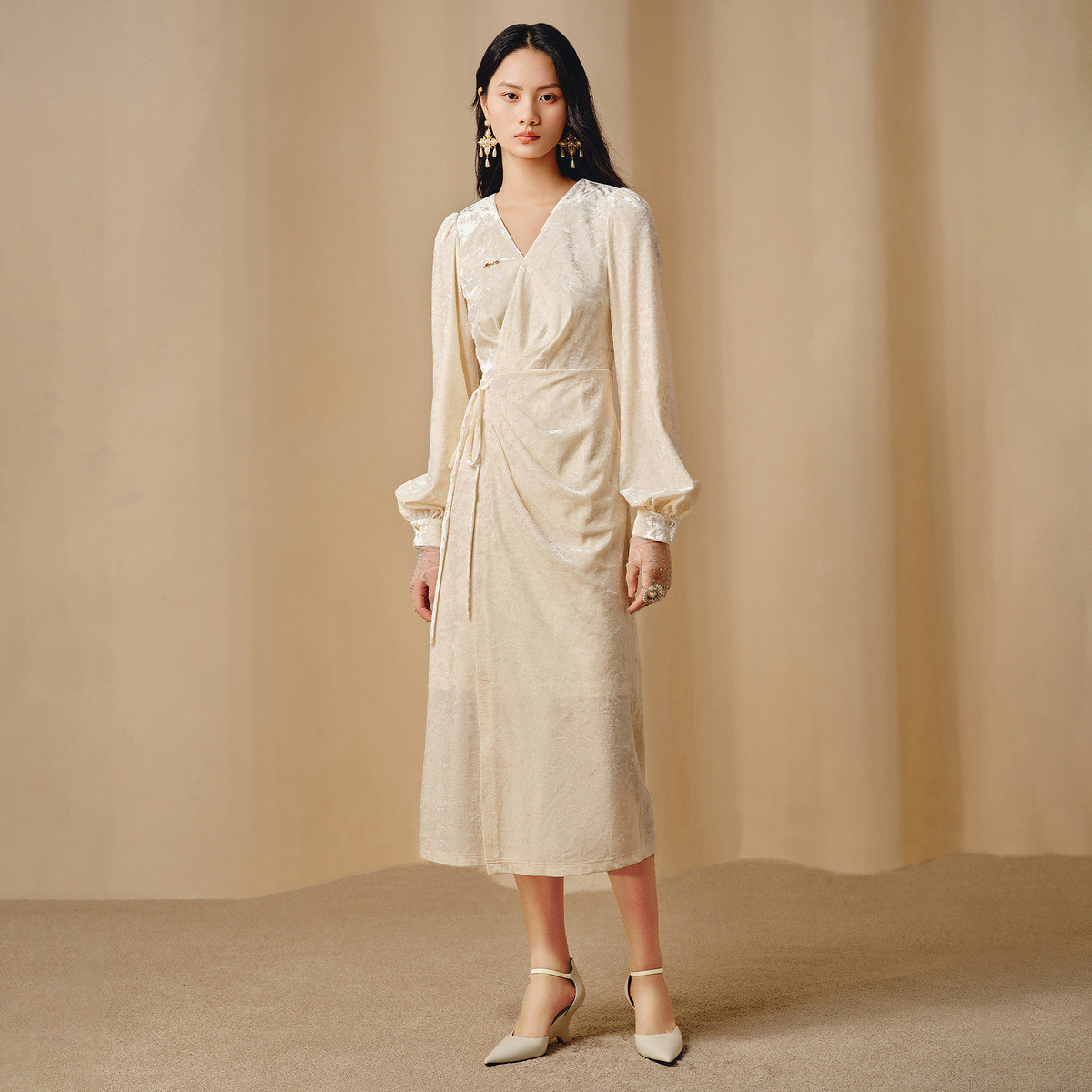 MAXRIENY法式复古连衣裙钻石绒围裹绑带松弛感裙子