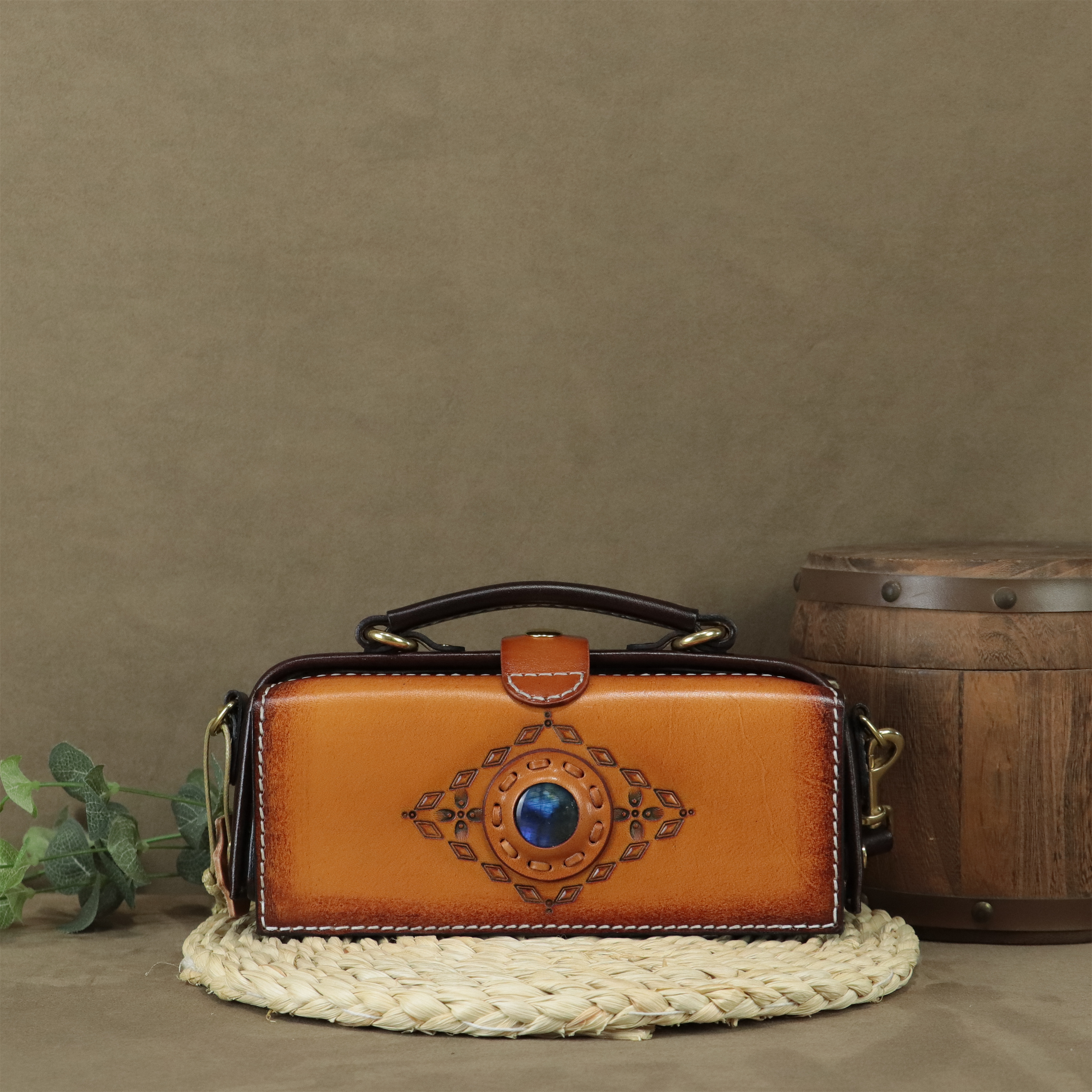  头层牛皮托斯卡纳女士时尚休闲单肩斜挎天使之眼医生包包