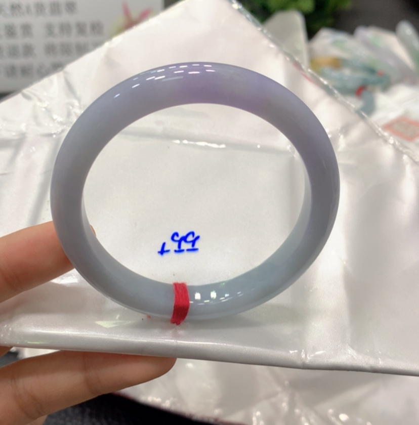 55圈口天然翡翠手镯