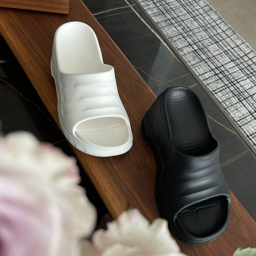 2024新款宽面增高坡跟松料厚底一字拖鞋显腿长外穿凉鞋拖鞋女夏