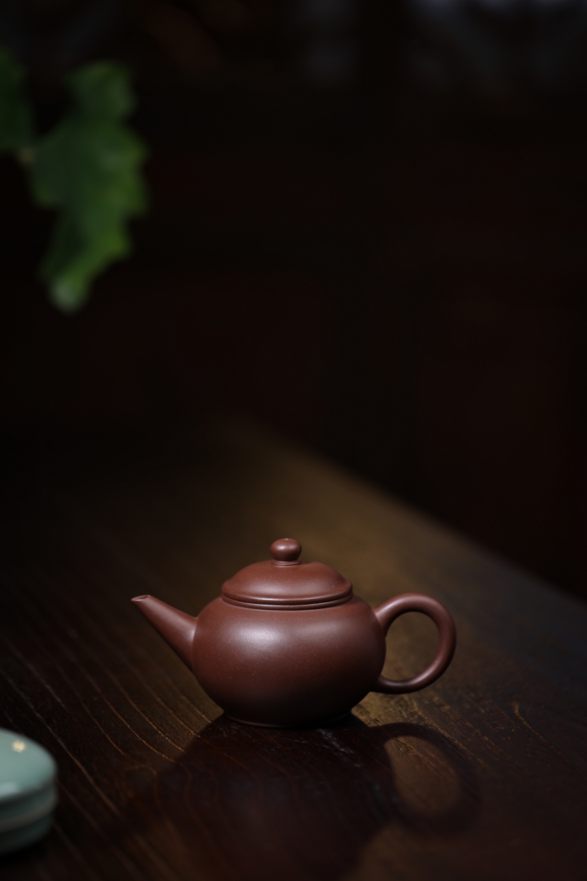 水平壶，老紫泥，大约180毫升，直播间国工制作，半手工。