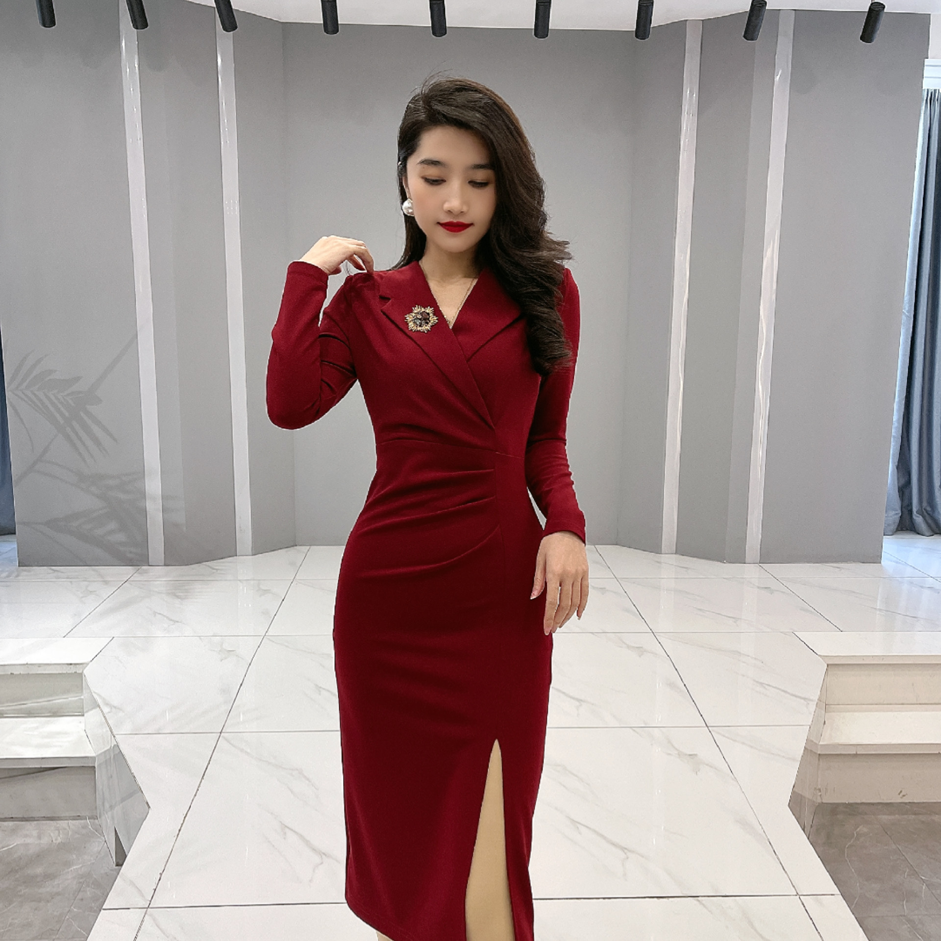 牟之恋{秋冬新款}2025爆款高端气质喜婆婆喜妈妈婚宴装红色933077