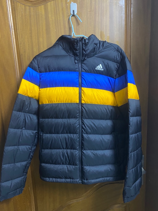 阿迪达斯 羽绒服  L 180 成色挺新 249秒