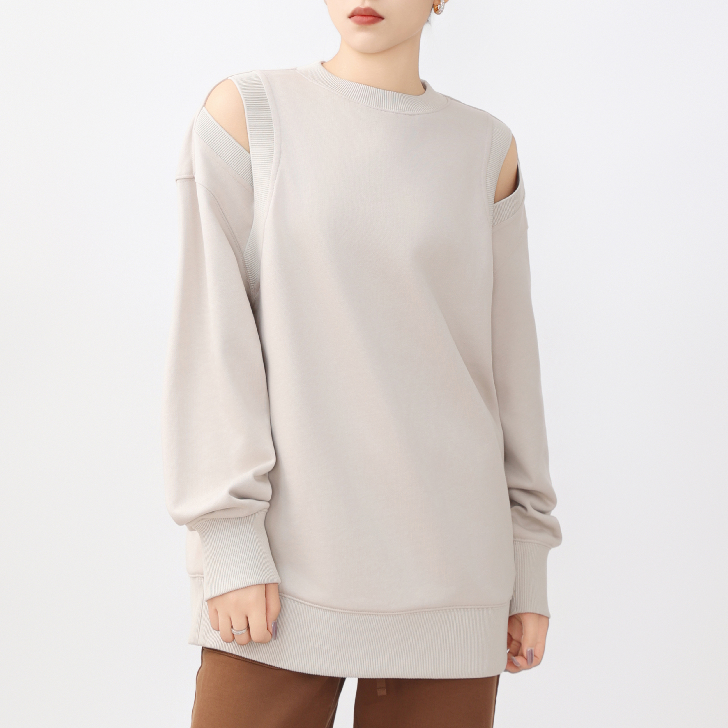 AMASS/阿玛施早春露肩设计上衣欧若风休闲百搭圆领卫衣5301056