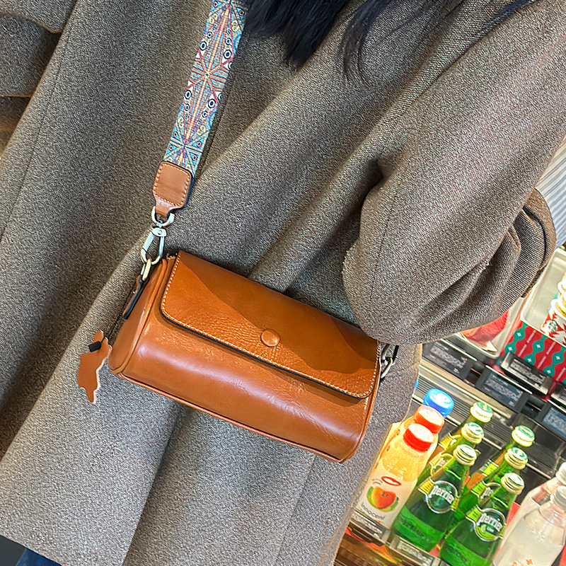 头层植鞣牛皮圆筒包高级感单肩女包斜挎包时尚百搭复古小包包小众