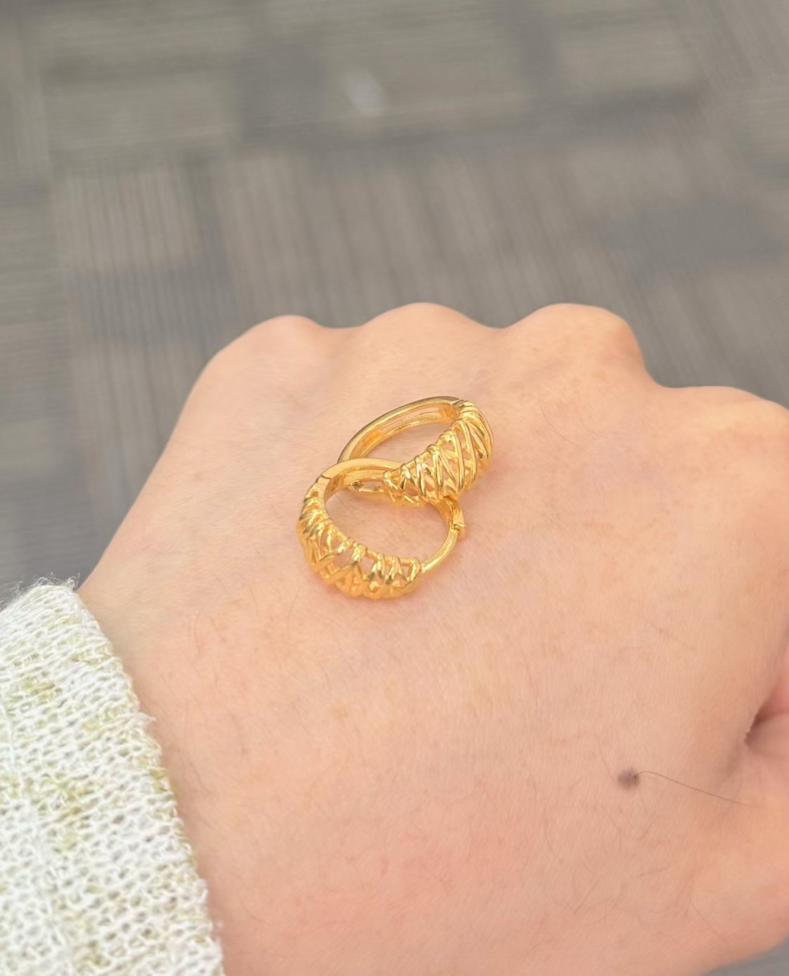 足金999  牛角耳扣