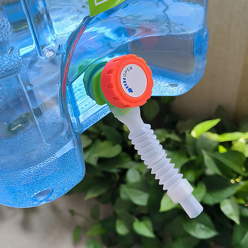 水桶上的配件延长管 加长管可伸缩延长管配件