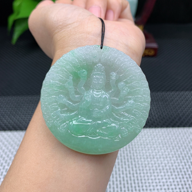 天然缅甸翡翠a货千手观音吊坠玉石挂件精雕精美38.00