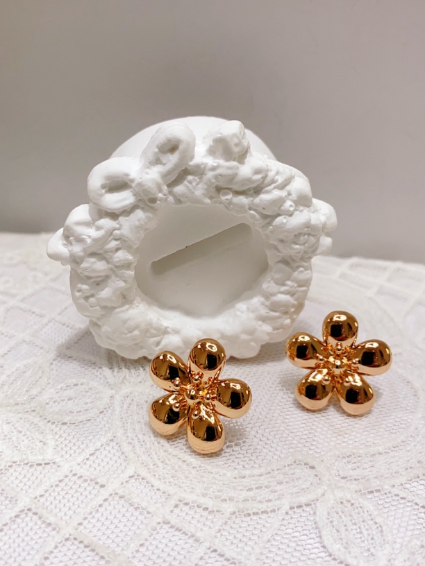 18K金立体花朵耳钉