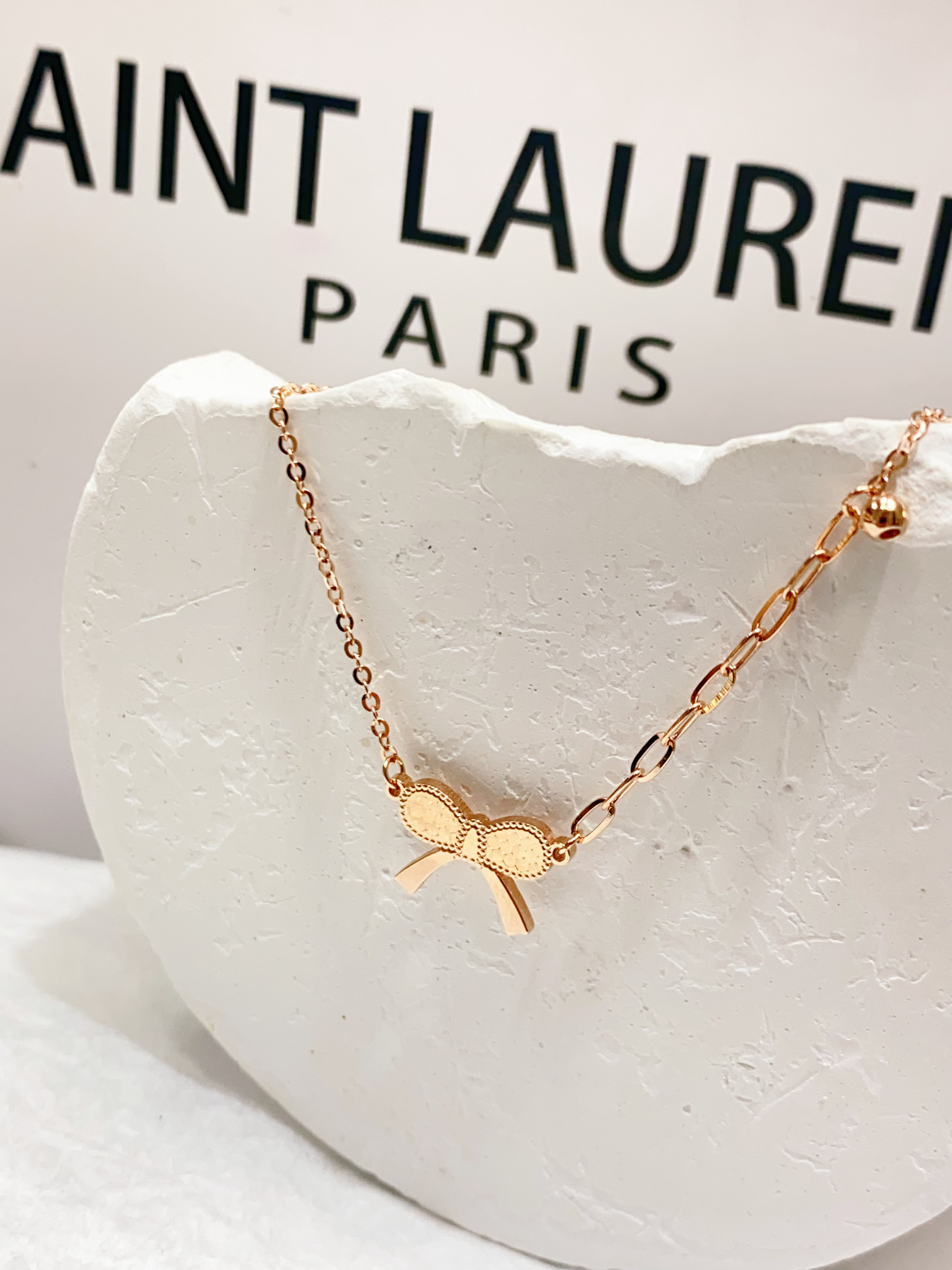 18K 简约清新蝴蝶结套链