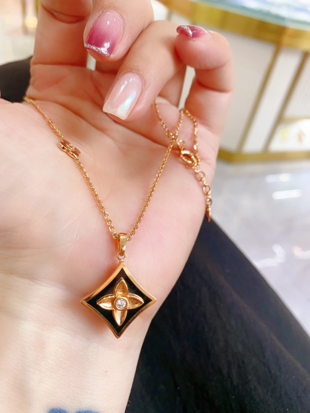 18K 个性菱形坠套链8.3克