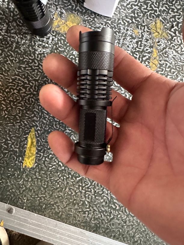 小型迷你便携紫外线小手电，发货两个一单，只有蓝光，不带电池