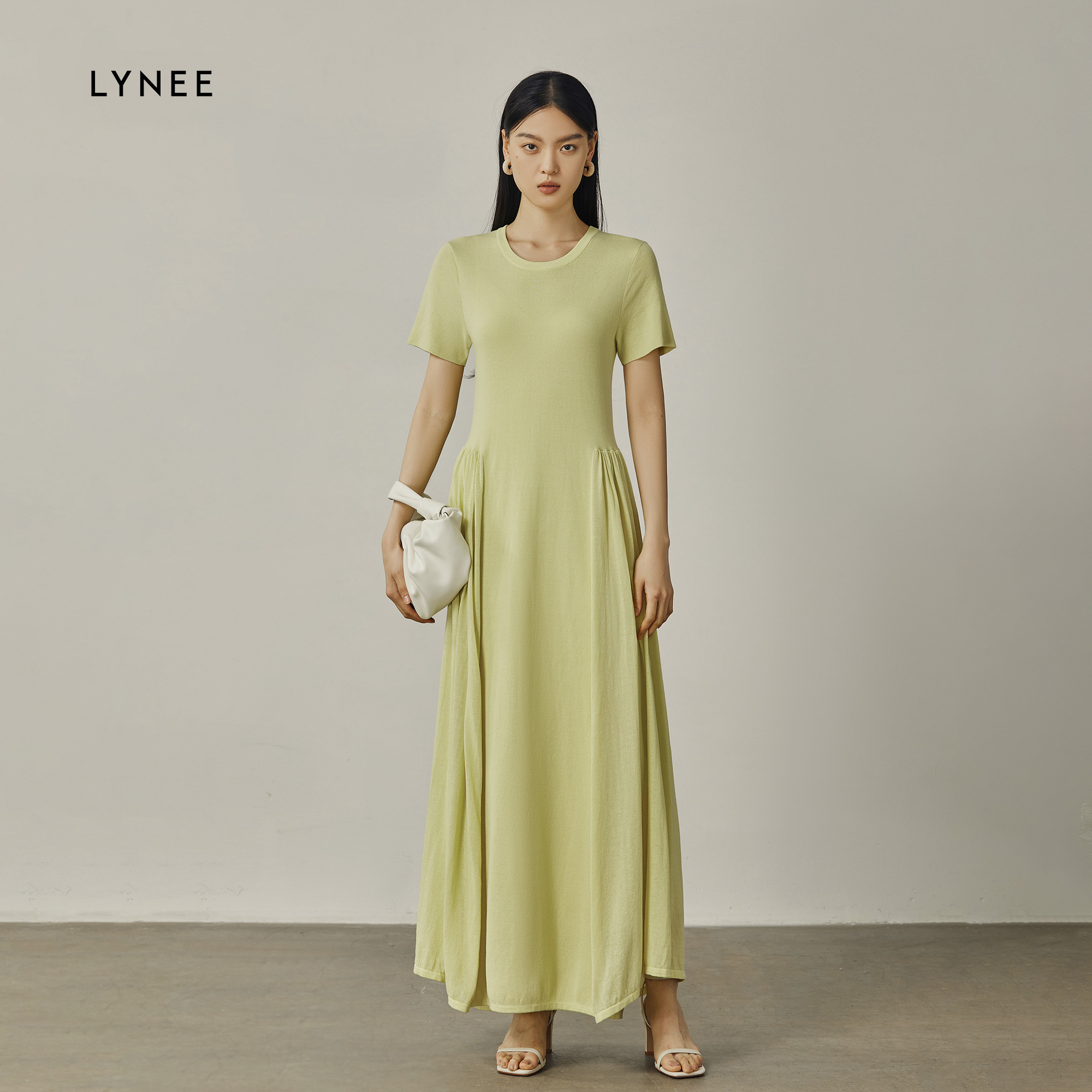 LYNEE 侧细褶针织显瘦郁金香连衣裙 LGD2DSK055