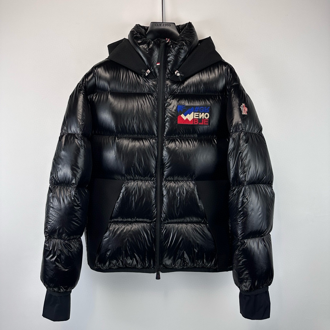 MONCLER/盟可睐  滑雪系列 连帽羽绒服 2341031