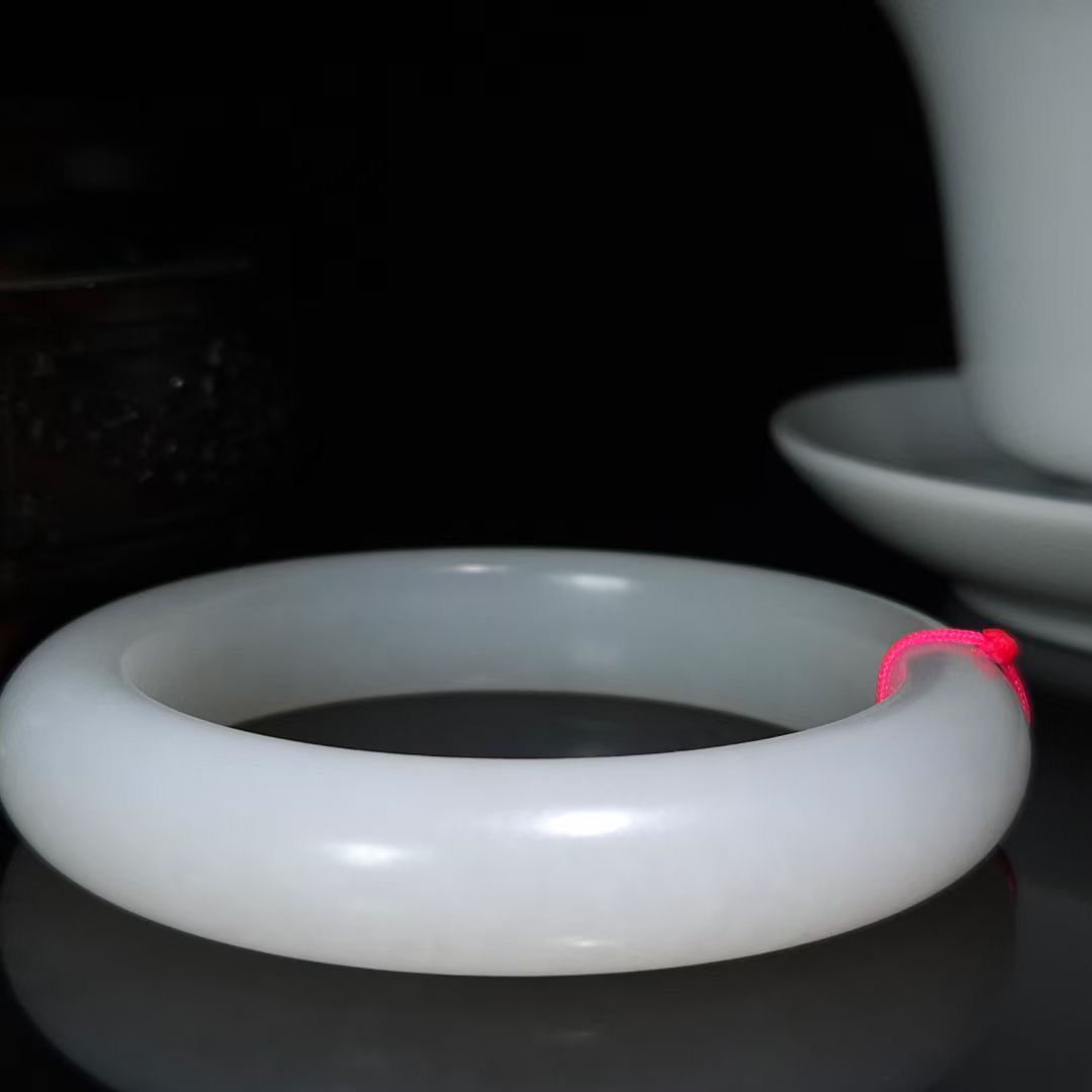 和田玉白玉养殖高品镯珠宝白手镯玉镯子精美简约