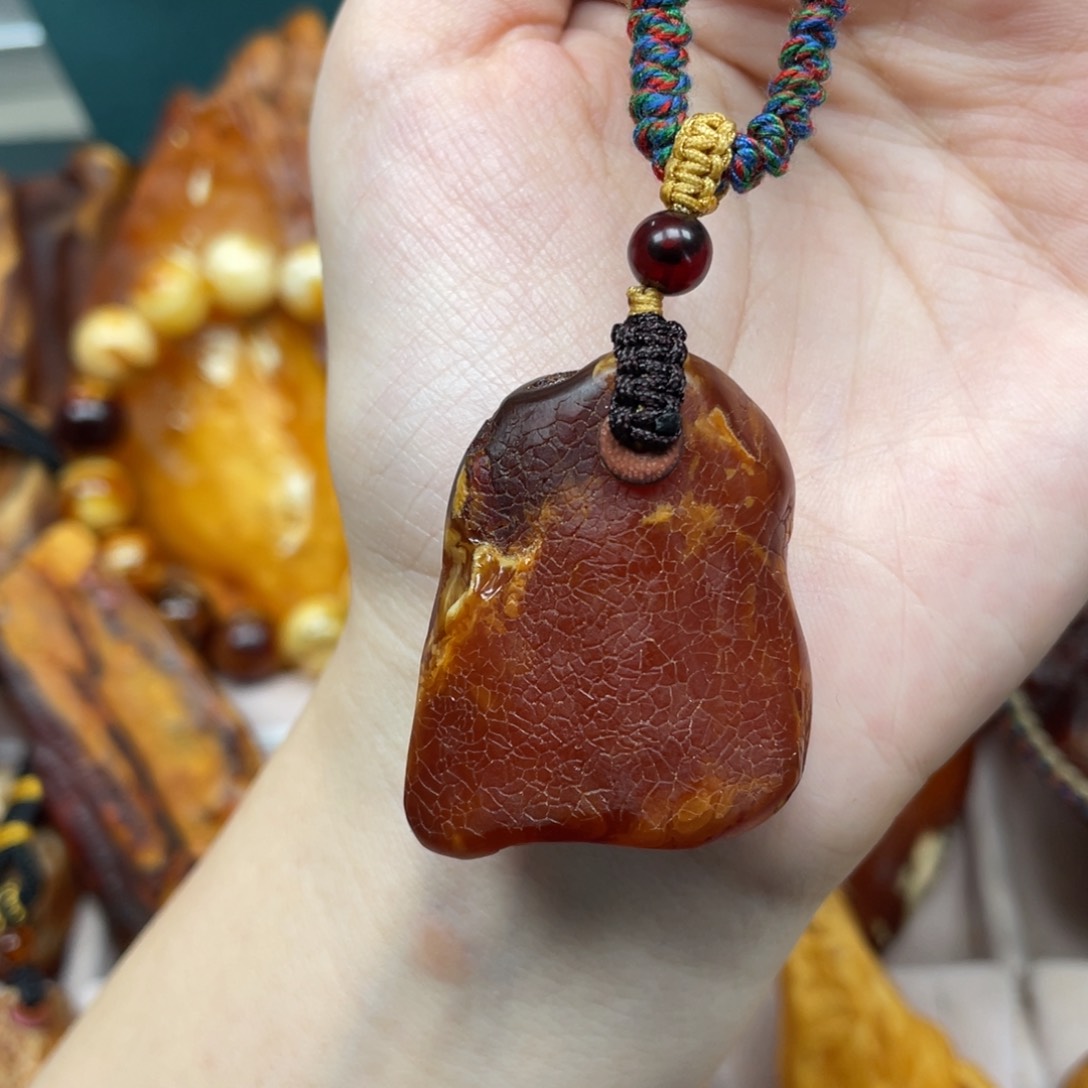 琥珀珠宝奇石未镶嵌