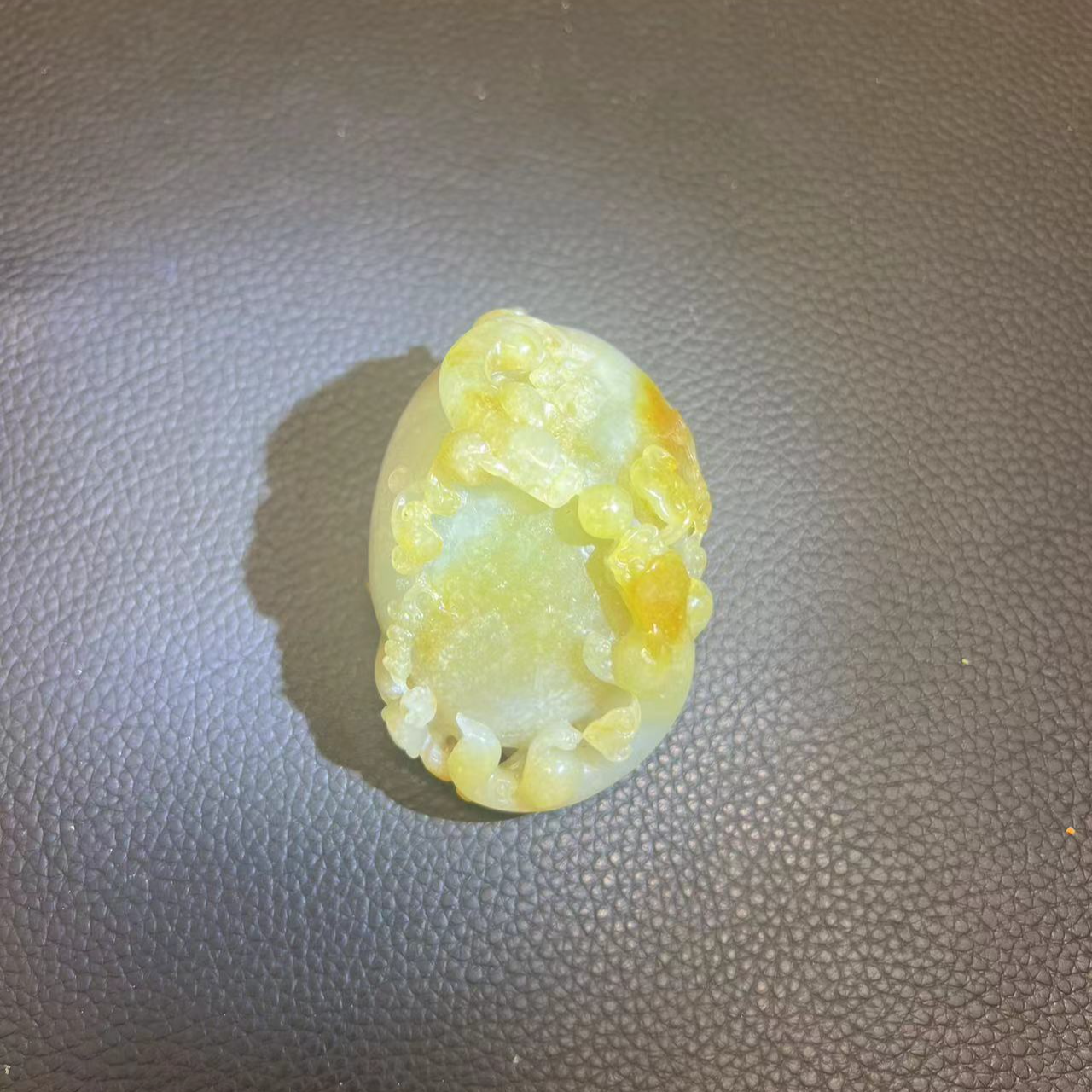 腾冲老翡翠特色手把件