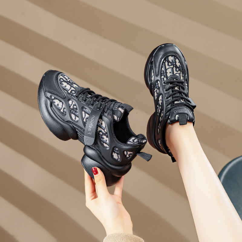 【610-8】黑色显脚小爆款老爹鞋女ins新款厚底真皮轻便休闲运动鞋