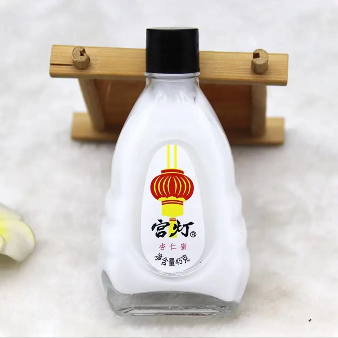 GD/宫灯宫灯国货45g玻璃瓶杏仁蜜保湿补水面霜乳液老情怀