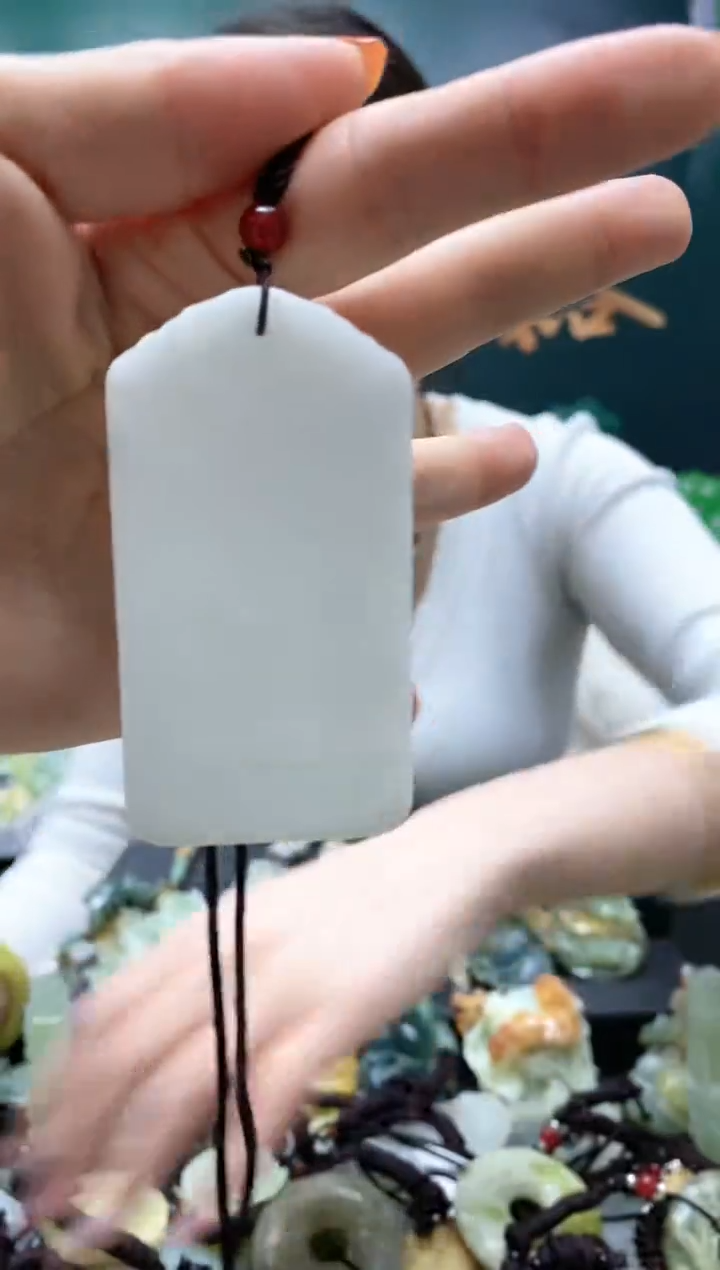 【闪购商品】蛇纹石玉吊坠未镶嵌多样性发货*拍一发一QQ