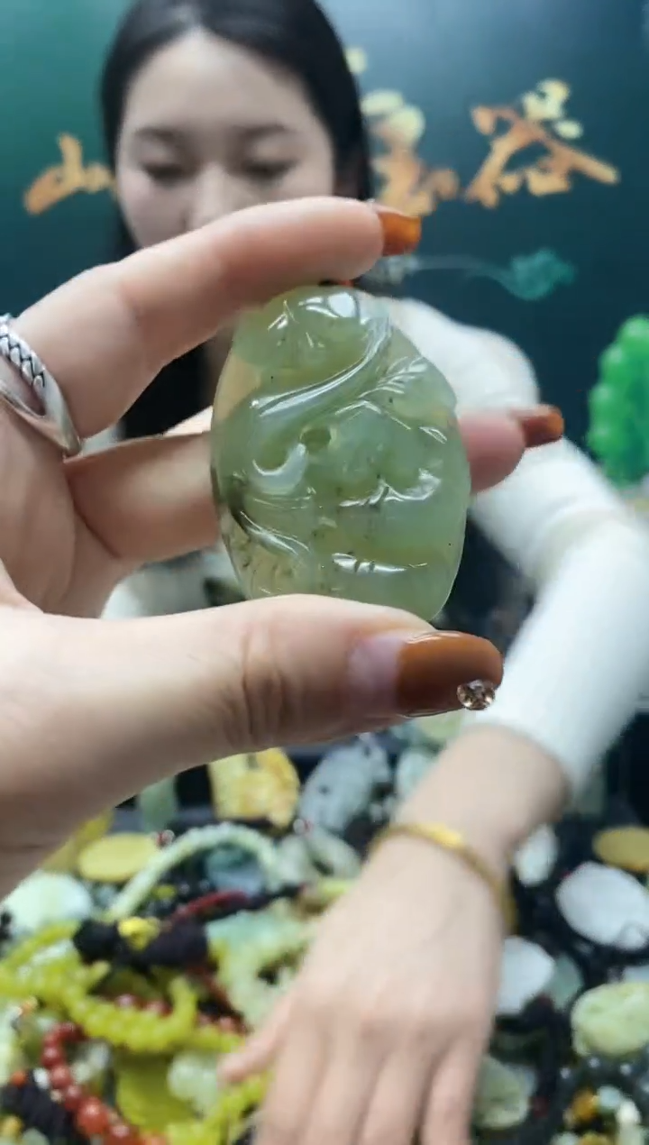 【闪购商品】岫玉吊坠未镶嵌多样性发货*拍一发一QQ