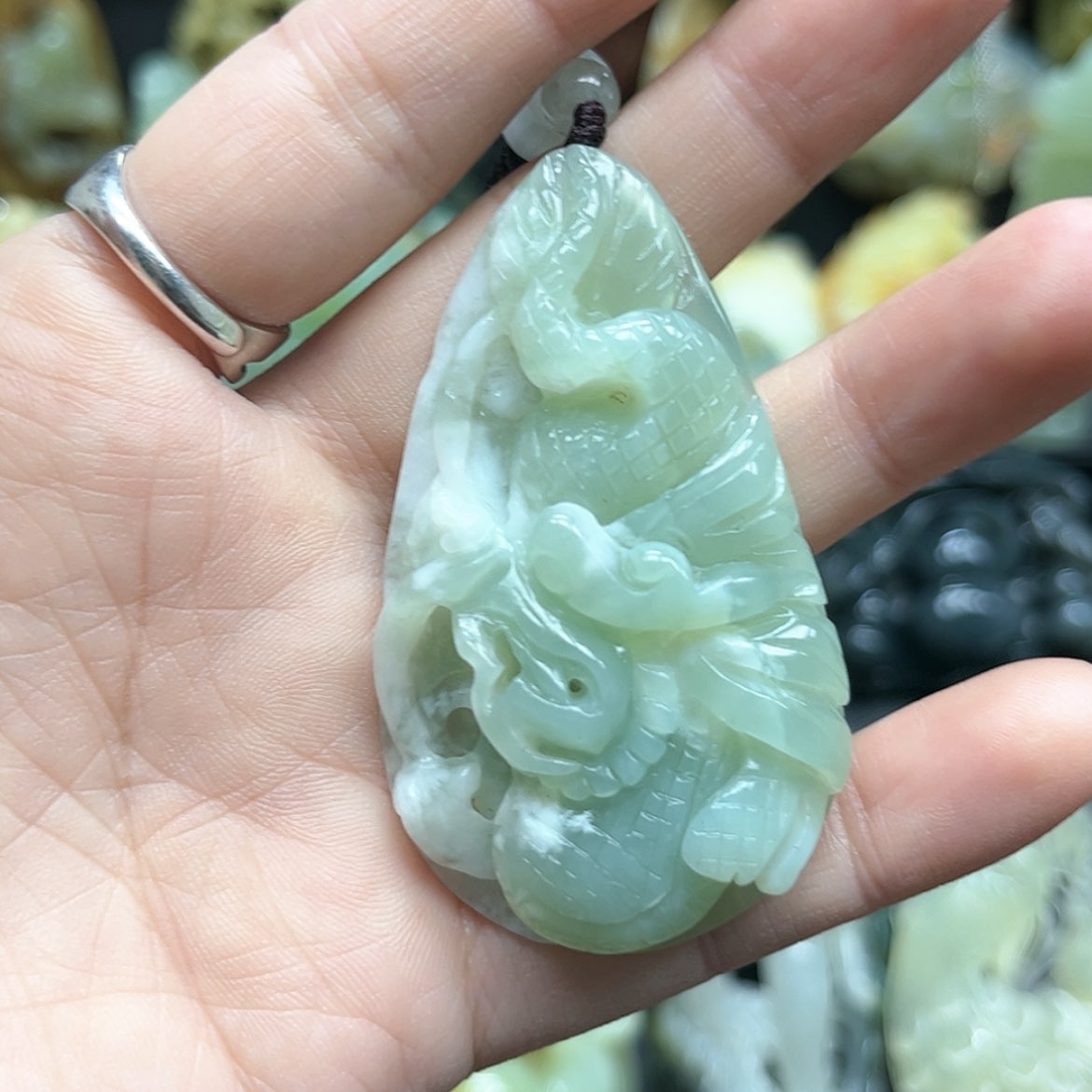 【闪购商品】蛇纹石玉颈饰未镶嵌