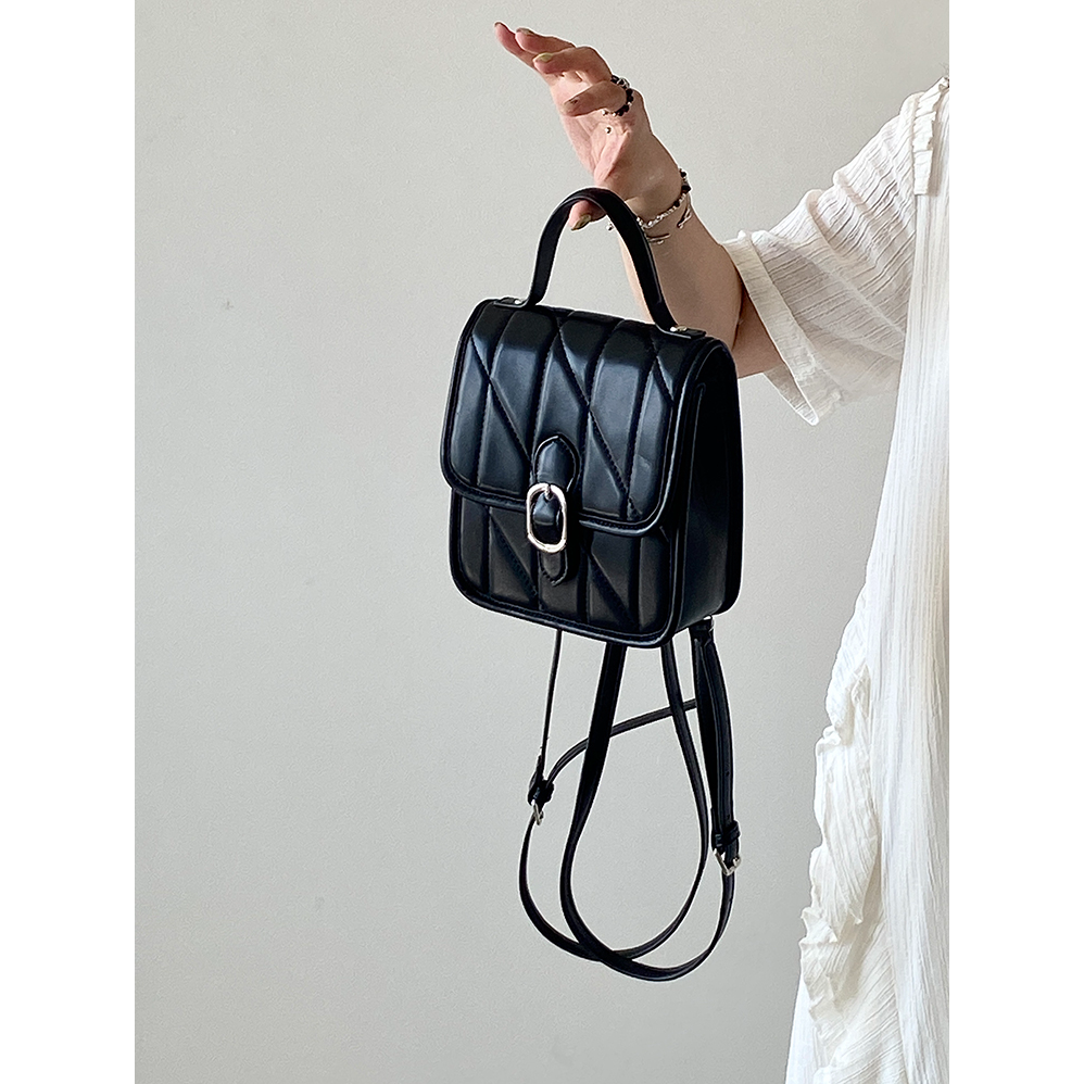 44小众设计新款韩系高级感小香风女包软皮百搭手提双肩包