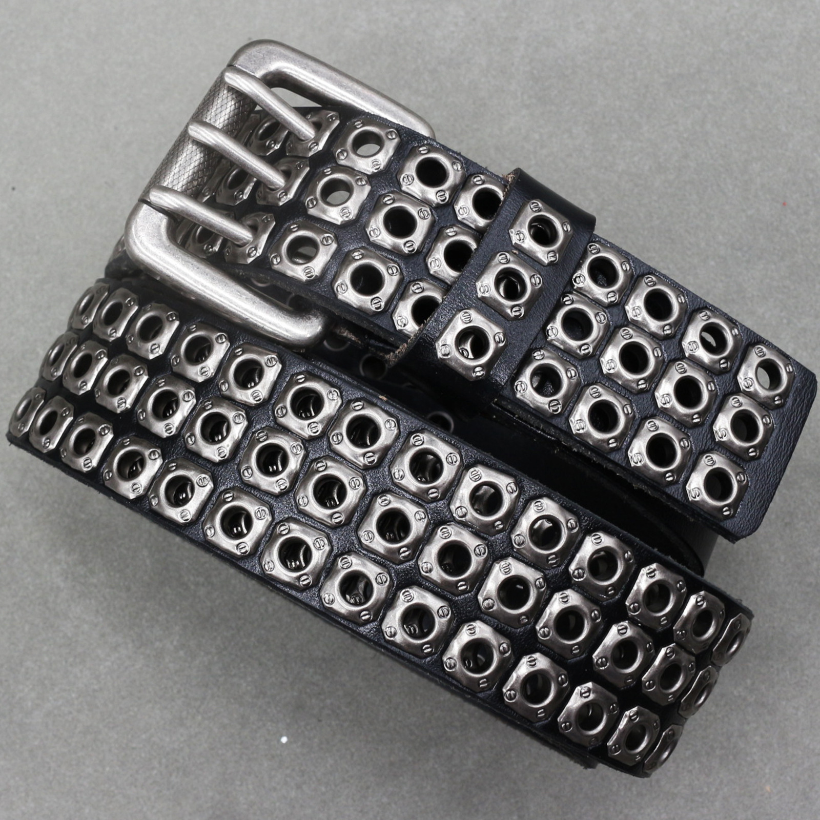 原创设计朋克汽眼镂空铆钉男免打孔腰带夜店女三针扣皮带跨境