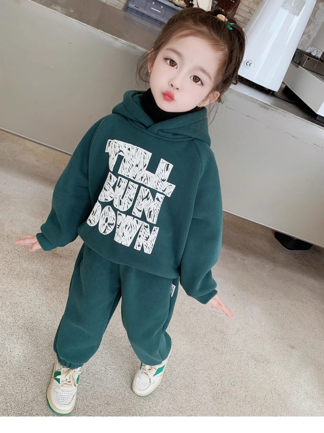 女童秋冬套装加绒休闲宽松运动套装女宝宝冬装加厚卫衣两件套