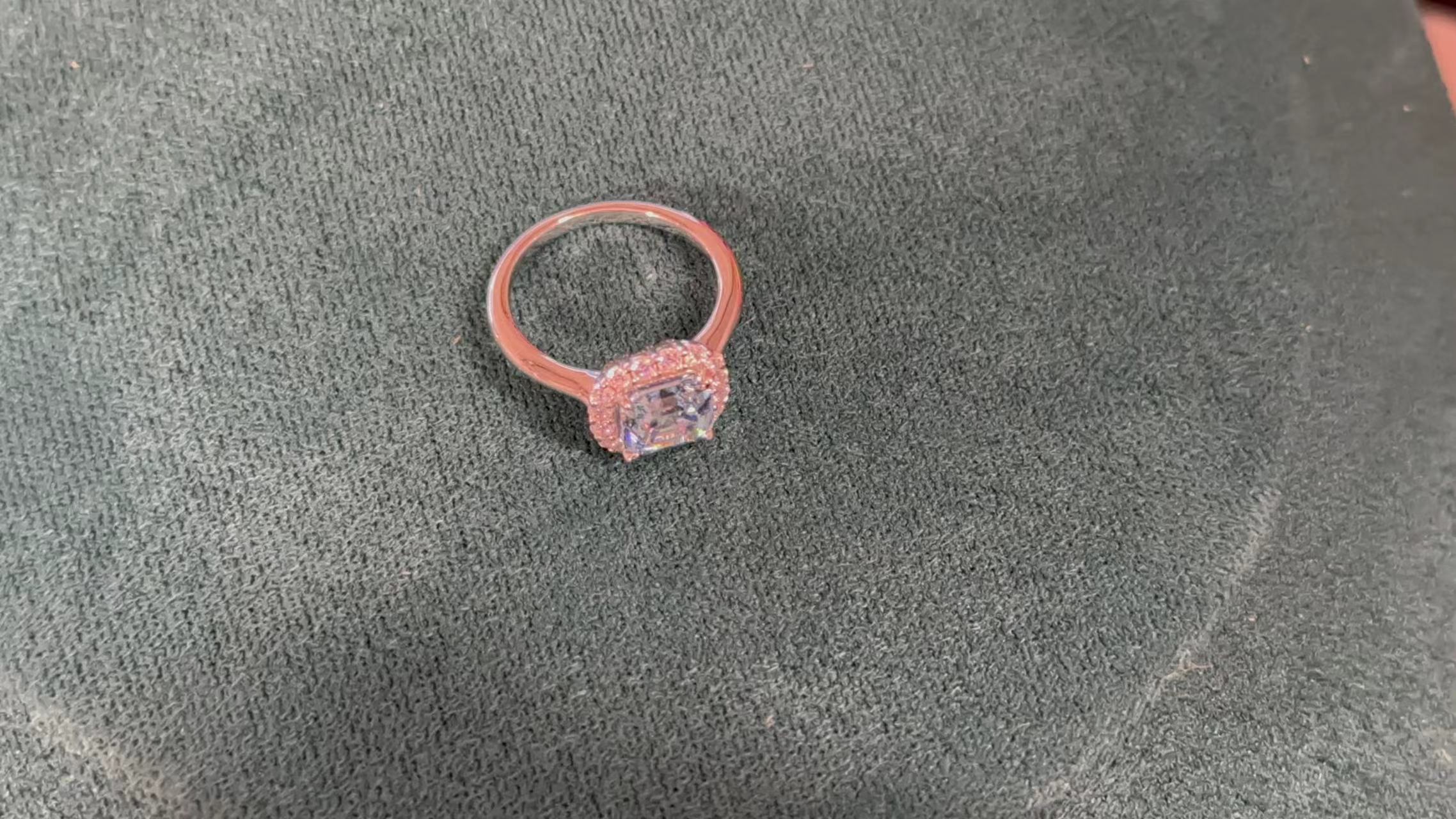 戒指 南非白色豪镶戒指J6