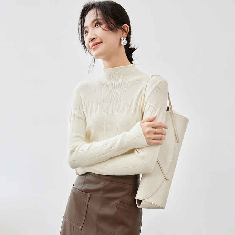 尚都比拉半高领女式毛衣提花肌理修身显瘦长袖上衣打底衫56560