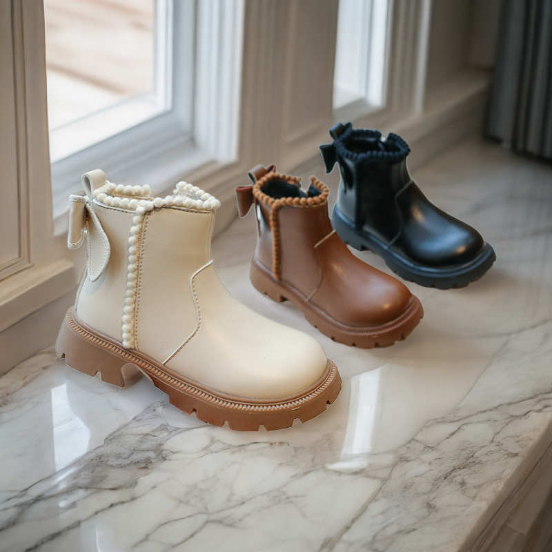 女童靴子公主鞋百搭新款秋冬小公主流苏小球球加绒短靴儿童时尚