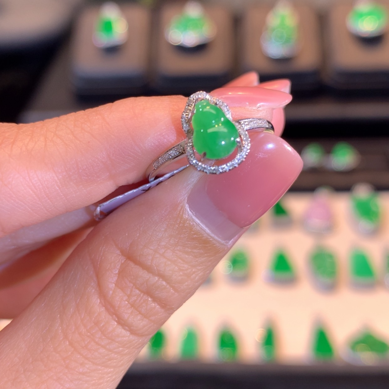 【闪购商品】翡翠颈饰18K金镶嵌