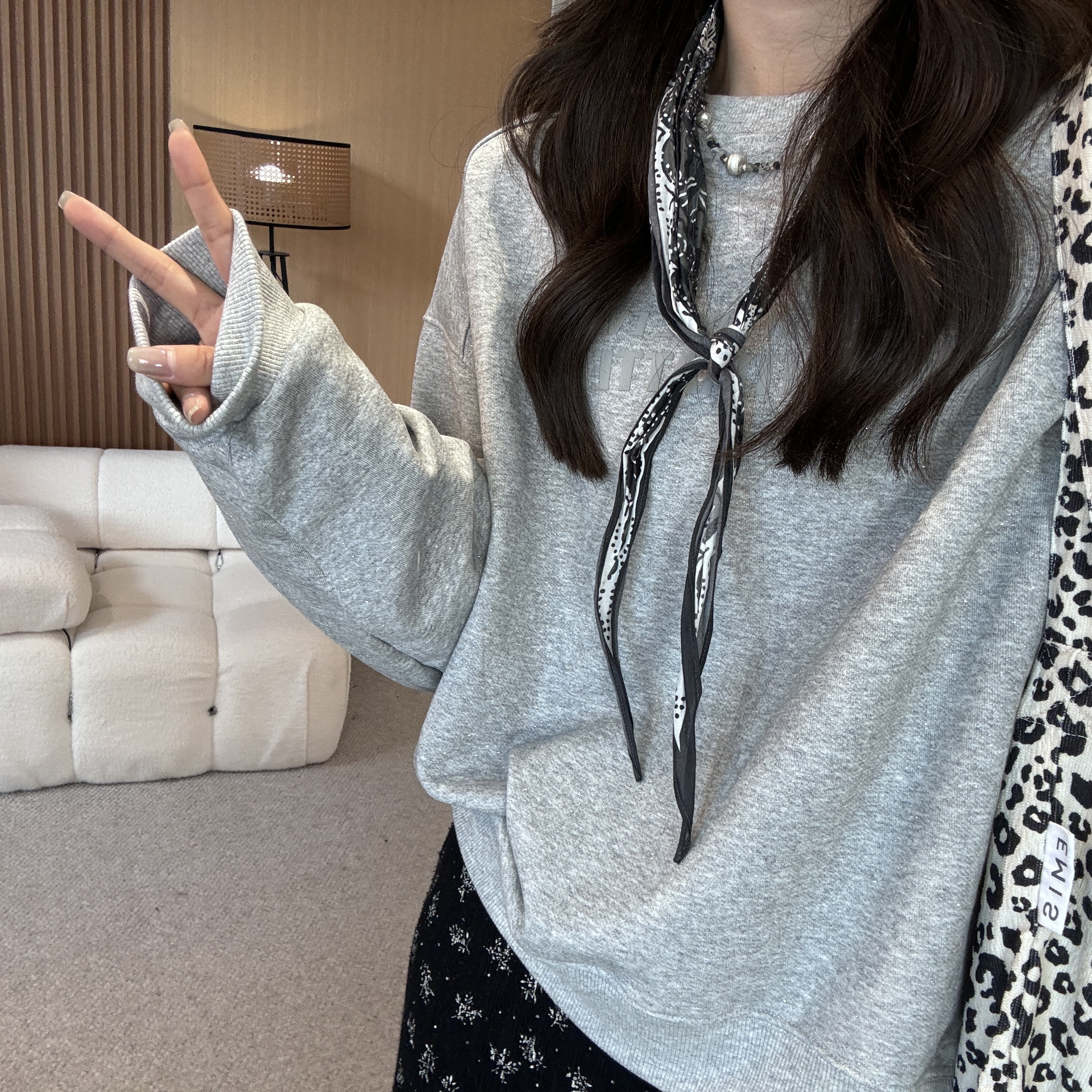 JIUJIU【绘板情书】细闪上衣100棉灰色圆领百搭小众春秋百搭卫衣女