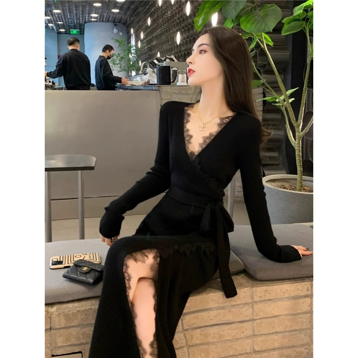 纯欲辣妹深v领蕾丝边针织连衣裙女修身设计感开叉打底黑色长裙子