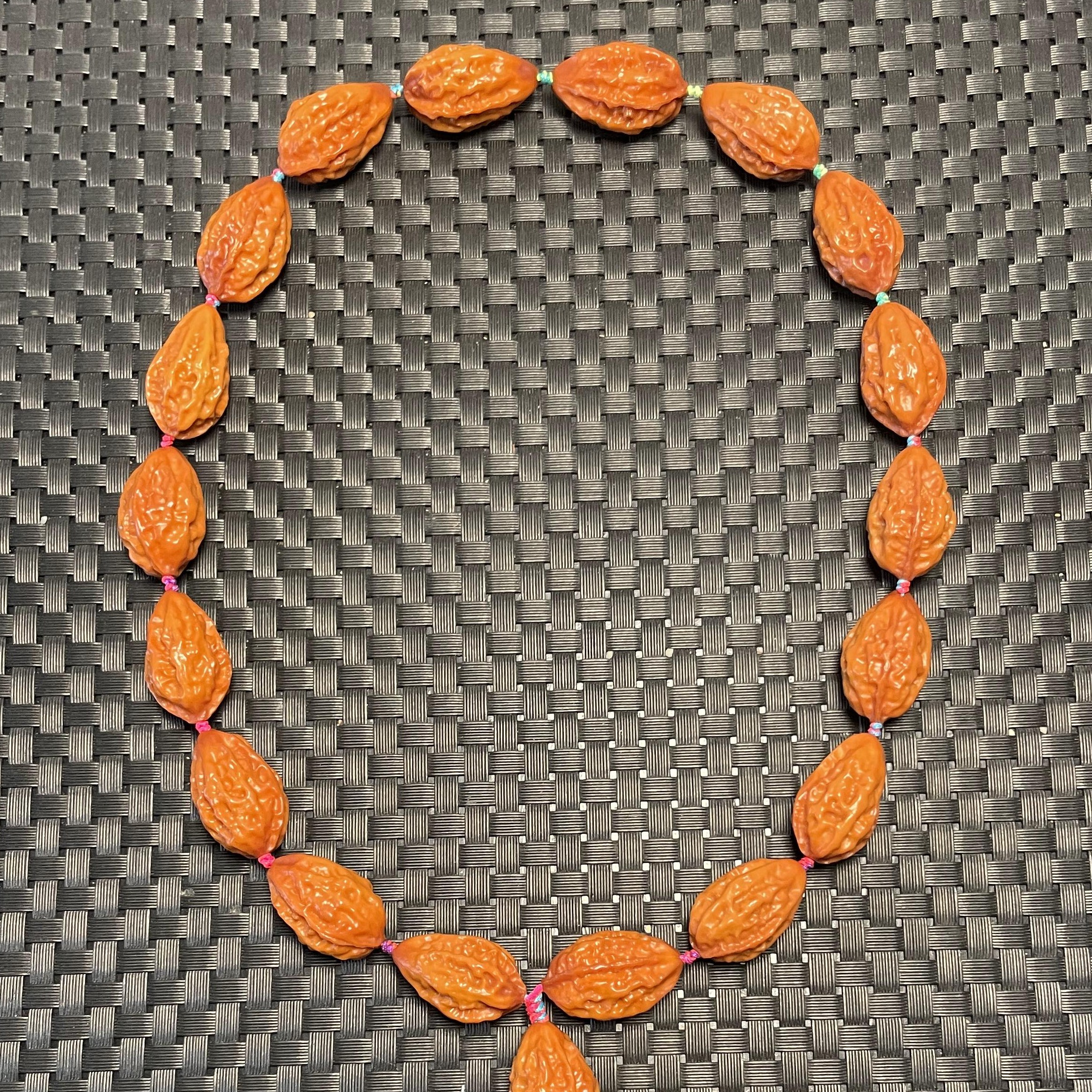 文玩手持天然异型19颗野生小核桃