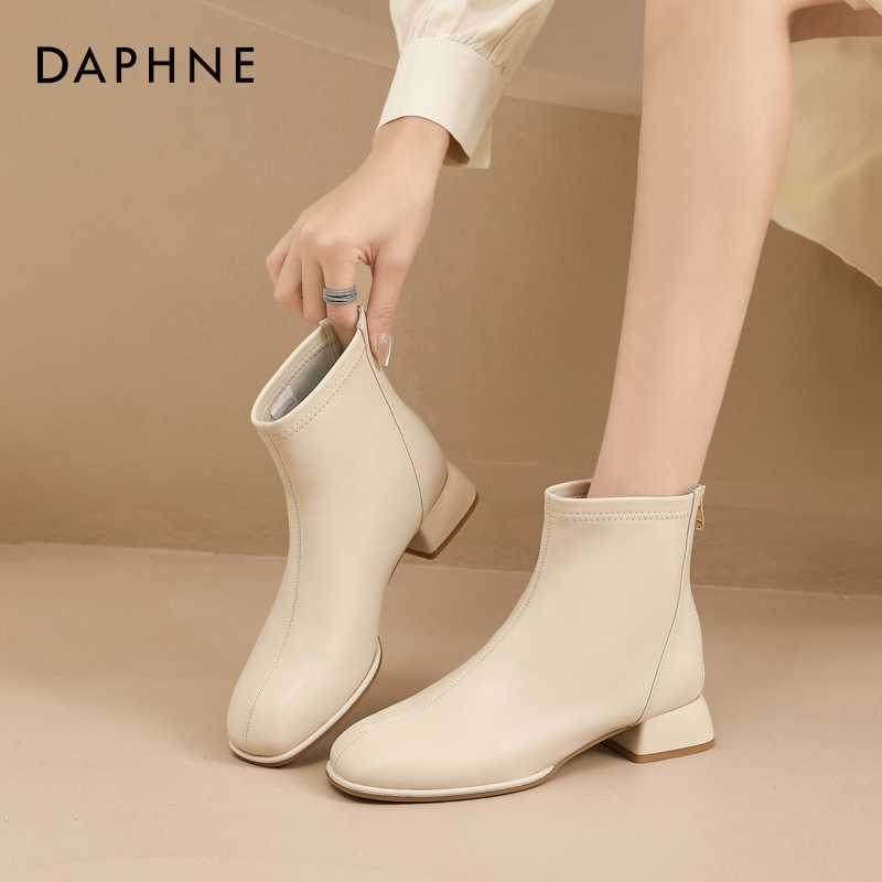 达芙妮时尚靴子粗跟英伦风短靴2025冬季法式马丁靴百搭瘦瘦靴方头